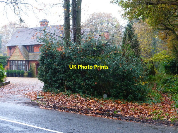 Photo 6"x4" House with adjacent footpath on Philpot Lane Woking c2014