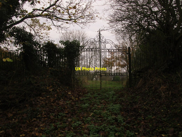 Photo 6"x4" Gates in Thwing Thwing c2014