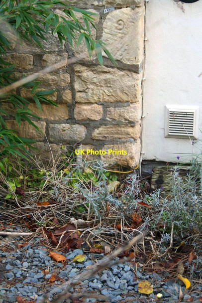 Photo 6"x4" Benchmark on #8 Wellington Cottages Charlbury c2014