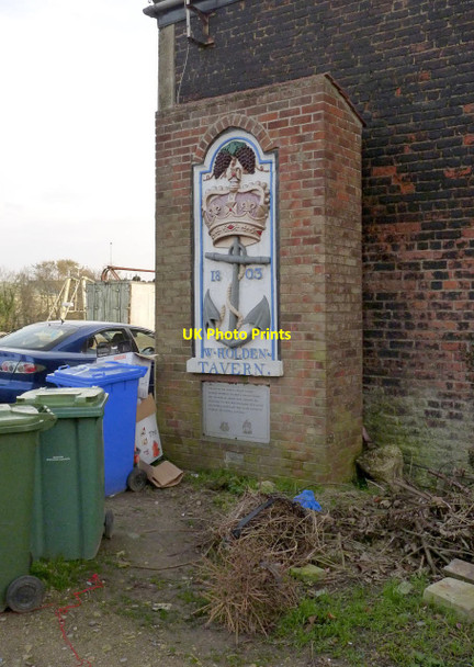 Photo 6"x4" Former pub sign, London Road Boston c2014
