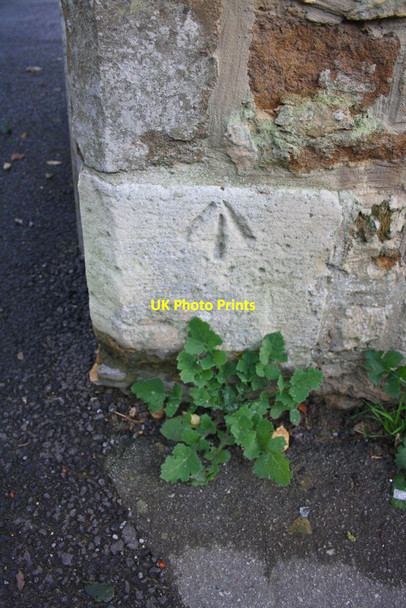 Photo 6"x4" Benchmark on #58 West Street Chipping Norton c2014