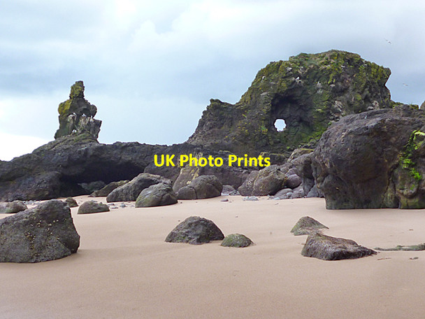Photo 6"x4" Pinnacle and a Peephole Braehead of Lunan c2014