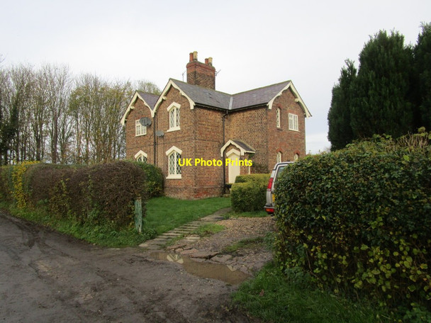 Photo 6"x4" Estate cottages, Lowthorpe Lowthorpe c2014