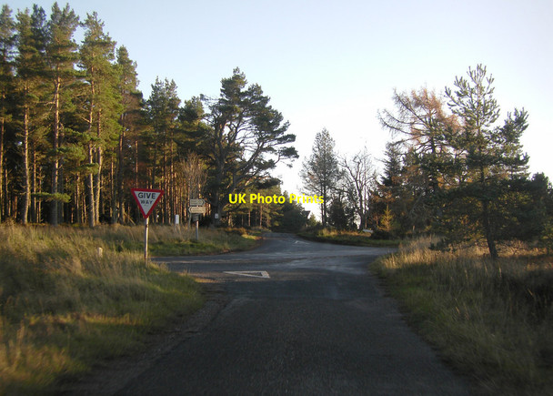 Photo 6"x4" Crossroads near Loch Ashie Dores c2014