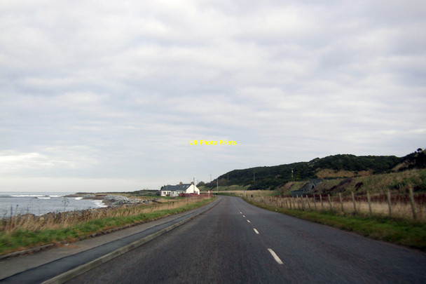Photo 6"x4" A990 hugging the coast Buckie\/NJ4165 c2014