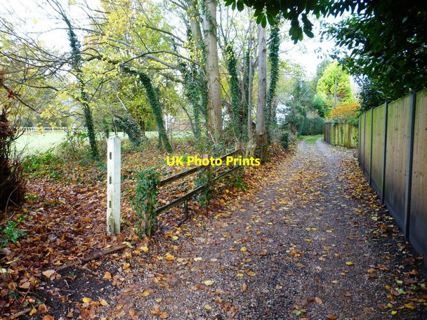 Photo 6"x4" Footpath by playing field goes north to Hatton Hill Hatton Hill\/SU9364 c2014