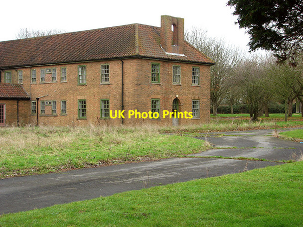 Photo 6"x4" The former Officers' Mess (east wing) Weasenham St Peter c2014