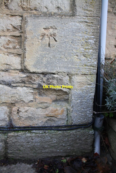 Photo 6"x4" Benchmark on #34 West Street Chipping Norton c2014