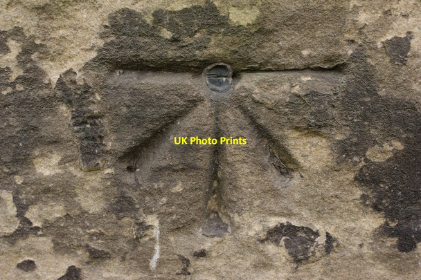 Photo 6"x4" 1GL Bolt Benchmark, Harewood Arms Harewood\/SE3245 c2014