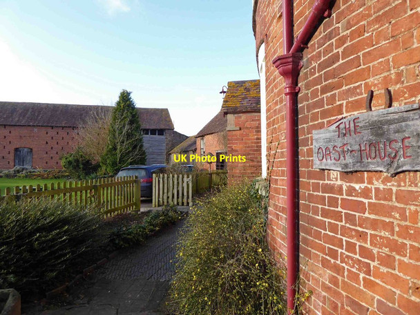 Photo 6"x4" The Oast House holiday cottage Bringsty Common c2014
