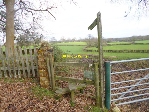 Photo 6"x4" Bramshaw, stile & signpost Bramshaw c2014