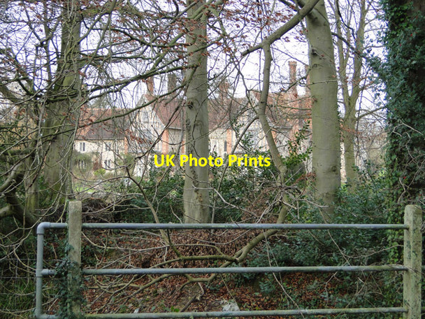 Photo 6"x4" Bridge railings and Elsing Hall behind the hedge Elsing c2014