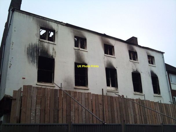 Photo 6"x4" Newcastle-under-Lyme: after the Poundstretcher fire Newcastle-under-Lyme c2011