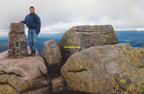 Photo 6"x4" The summit of Lochnagar Cac Carn Beag c1996