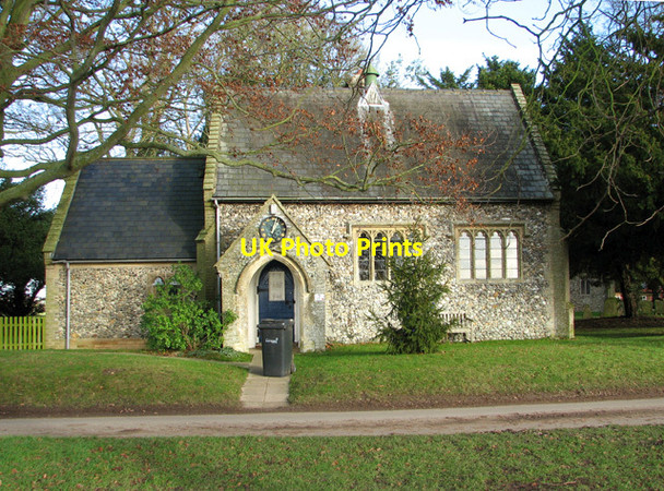Photo 6"x4" Flint cottage beside All Saints' church South Green\/TG0510 c2014