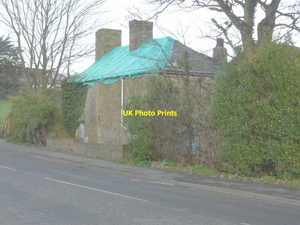 Photo 6"x4" Cliffe Place, Station Road Martin Mill c2014