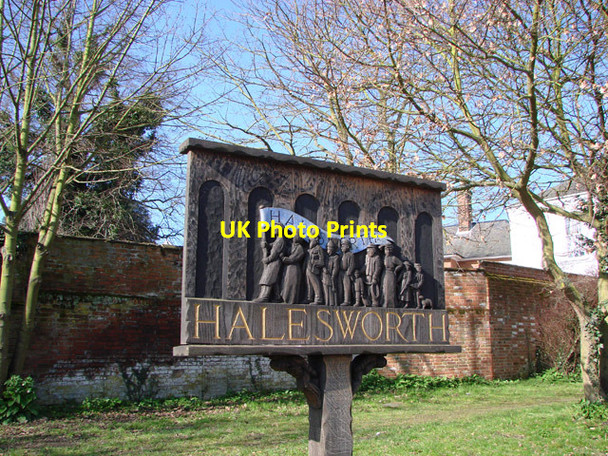 Photo 6"x4" Halesworth town sign Halesworth c2008
