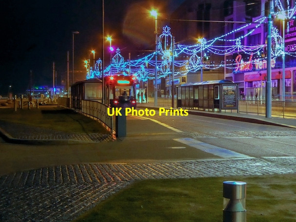 Photo 6"x4" Blackpool Tower Tram Stop Blackpool\/SD3136 c2014