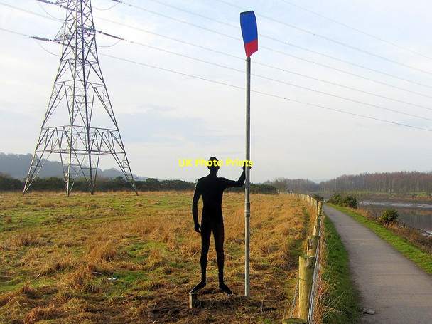 Photo 6"x4" Sculpture of an oar and oarsman, Ryton riverside Ryton\/NZ1564 c2014