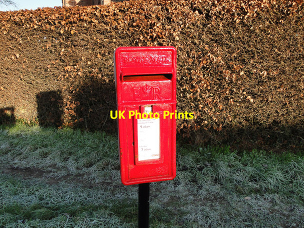 Photo 6"x4" Postbox in Edinburgh Road, Holt Holt\/TG0838 c2014