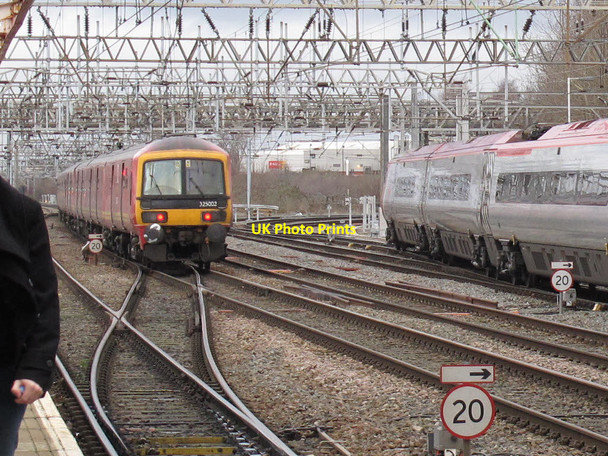Photo 6"x4" Mail train through Crewe Crewe c2014