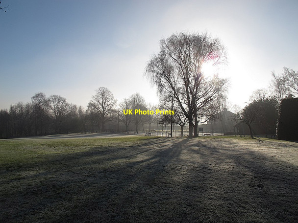 Photo 6"x4" Frosty scene in Sandbach Park Sandbach c2014