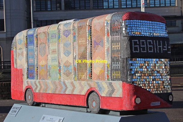 Photo 6"x4" Bus Art, 'Magic Bus - Magic Carpet' Croydon\/TQ3365 c2015