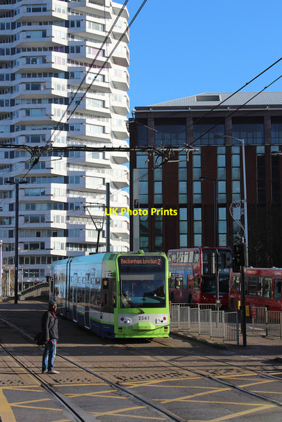 Photo 6"x4" Tram on George Street Croydon\/TQ3365 c2015