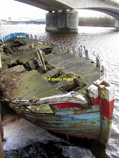 Photo 6"x4" Wreck of the 'Brekaer' Blaydon c2015