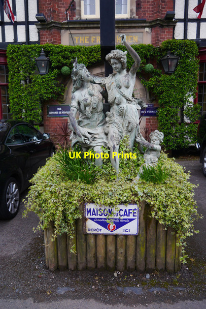 Photo 6"x4" Statue in front of the French Hen Lower Clent c2014