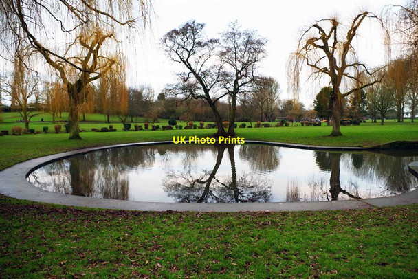 Photo 6"x4" Reflections in the lake at Sanders Park, Bromsgrove, Worcs Bromsgrove c2015