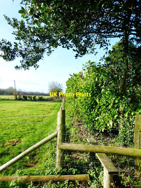 Photo 6"x4" Stile to ridiculously narrow footpath by Hill View Farm Hoe Gate c2015
