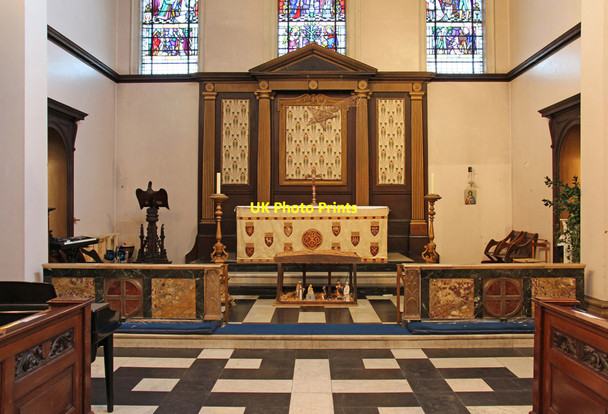 Photo 6"x4" Holy Trinity, Rookery Road, Clapham Common - Chancel Clapham\/TQ2975 c2015