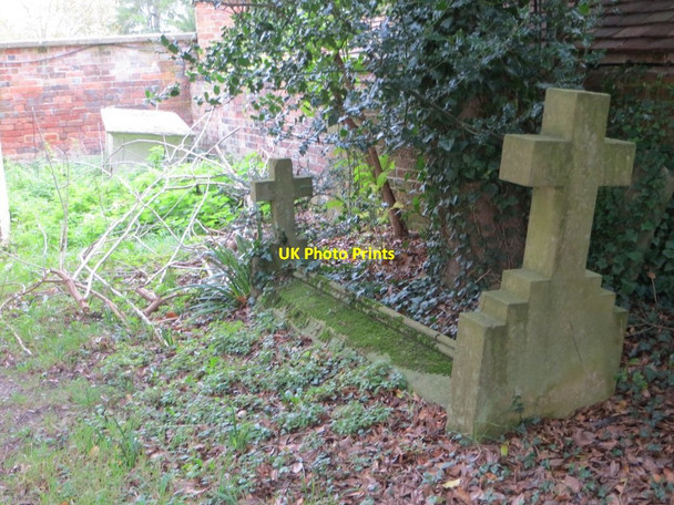 Photo 6"x4" Headstone & footstone Wallingford c2014