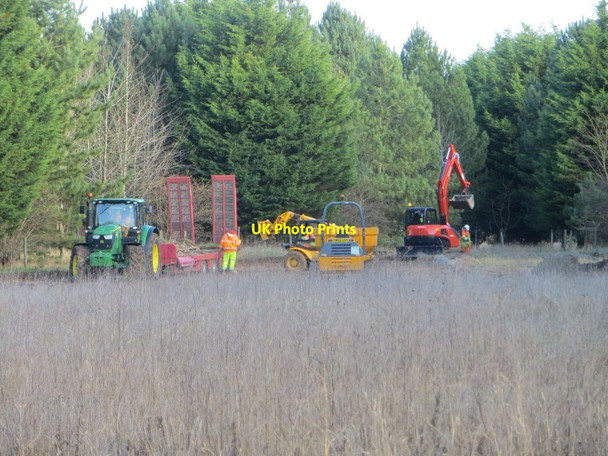 Photo 6"x4" Workers in the Field Chilton\/SU4885 c2014