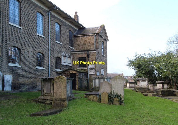 Photo 6"x4" St Paul, Rectory Grove - Churchyard Battersea c2015