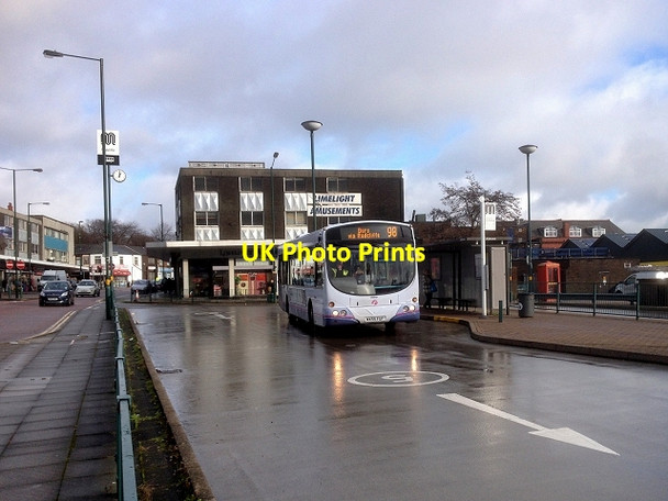 Photo 6"x4" Number 98 Bus Leaving Radcliffe Radcliffe\/SD7807 c2015