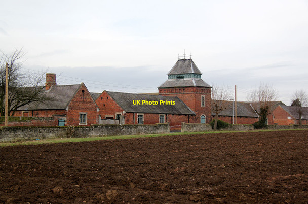 Photo 6"x4" Farm buildings at Manor Farm Oldcotes c2015