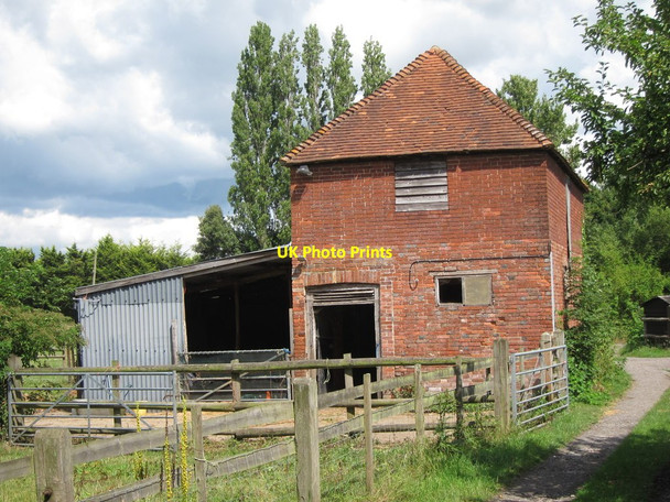 Photo 6"x4" Brick barn by Joys Cottages Queen Street c2014