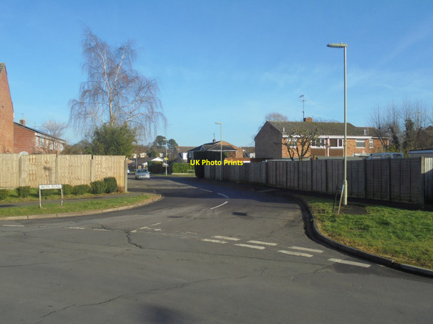 Photo 6"x4" Avon Road \/ Kennet Way East Oakley c2015