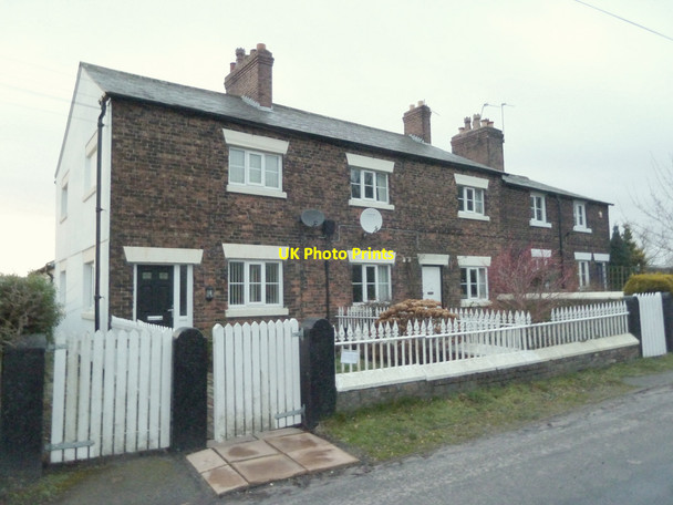 Photo 6"x4" Cottages on Coal Pit Lane, Rainford Junction Rainford c2015