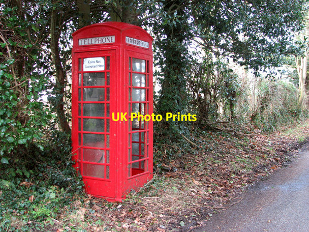 Photo 6"x4" K6 telephone box in Threadneedle Street Bergh Apton c2015 P1