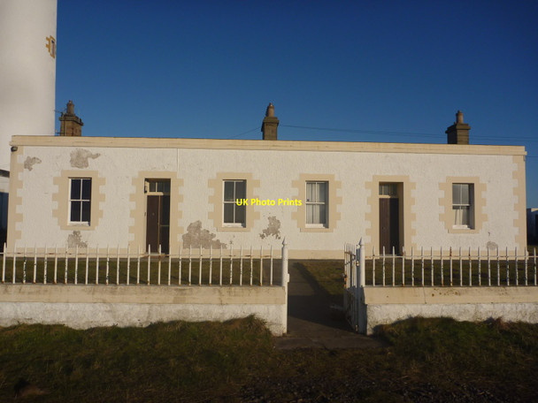 Photo 6"x4" East Lothian Architecture : Cottages At Barns Ness Lighthouse Broxburn\/NT6977 c2015