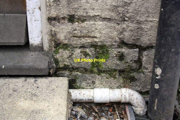 Photo 6"x4" Benchmark on 'Water's Edge' Wallingford c2015