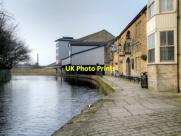 Photo 6"x4" Leeds and Liverpool Canal, Inn on the Wharf Burnley c2015