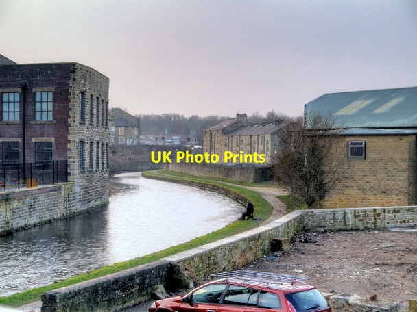 Photo 6"x4" Leeds and Liverpool Canal, View from Sandygate Footbridge Burnley c2015
