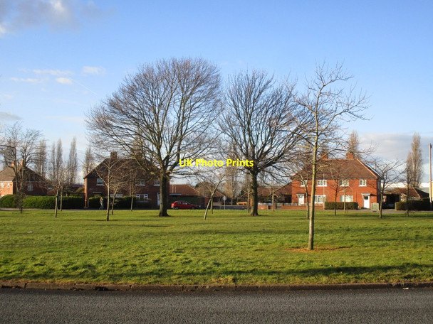 Photo 6"x4" Another amenity area Wheatley Park c2015