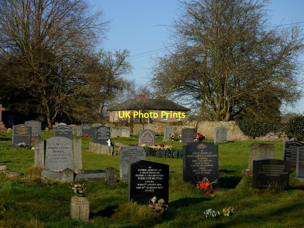 Photo 6"x4" In and from Peterstow churchyard, 6 Peterstow c2015
