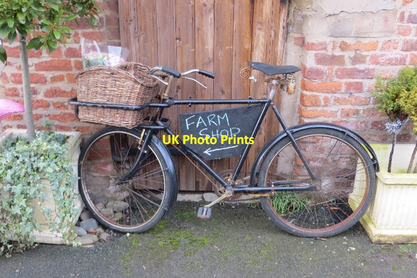 Photo 6"x4" Bike, Davenports Tea Room Bartington c2015