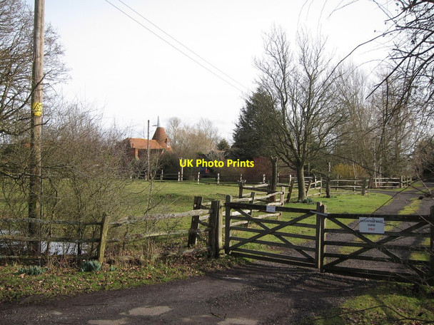 Photo 6"x4" Mountain Farm Oast, Battle Lane, Marden Wanshurst Green c2015 P1
